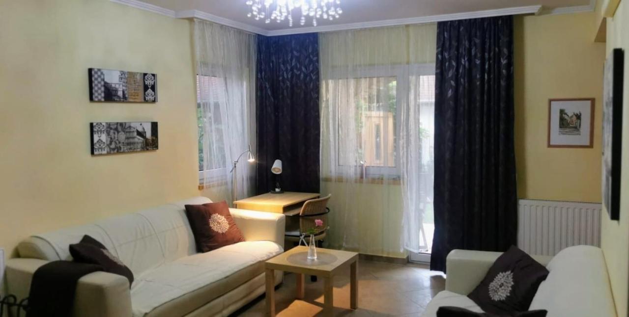 Mediterrania Apartment Кестхей Экстерьер фото