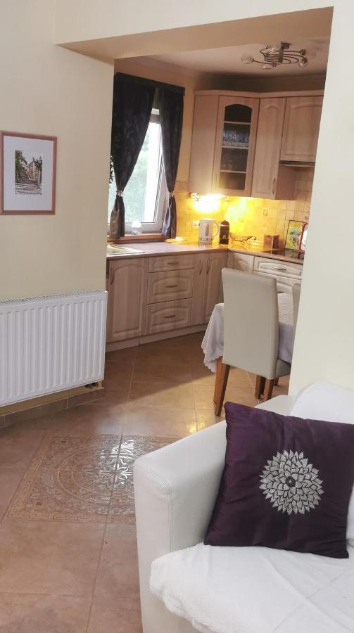 Mediterrania Apartment Кестхей Экстерьер фото